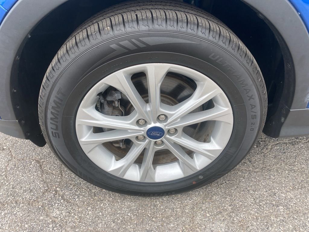 Used 2019 Ford Escape SEL image 9