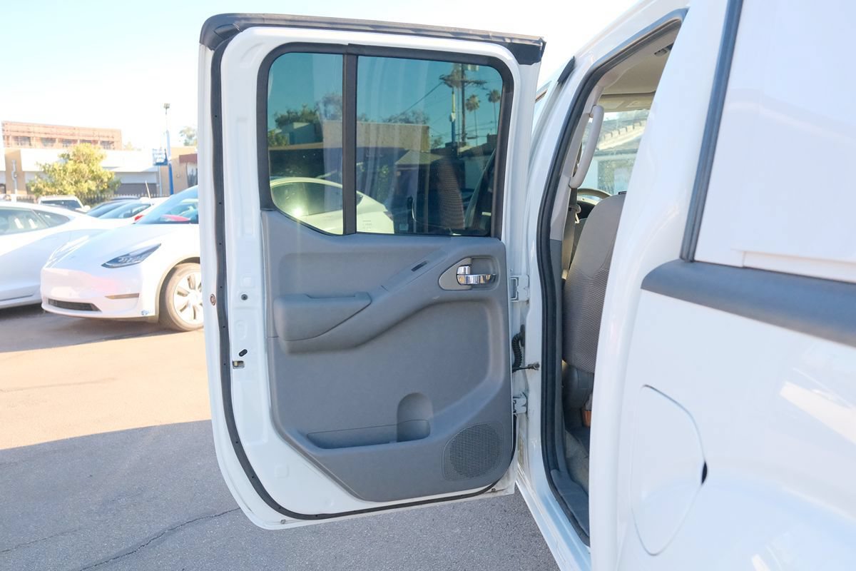 Used 2017 Nissan Frontier SV RWD image 30
