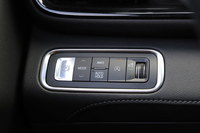 Used 2025 Buick Enclave Preferred AWD/4WD image 39