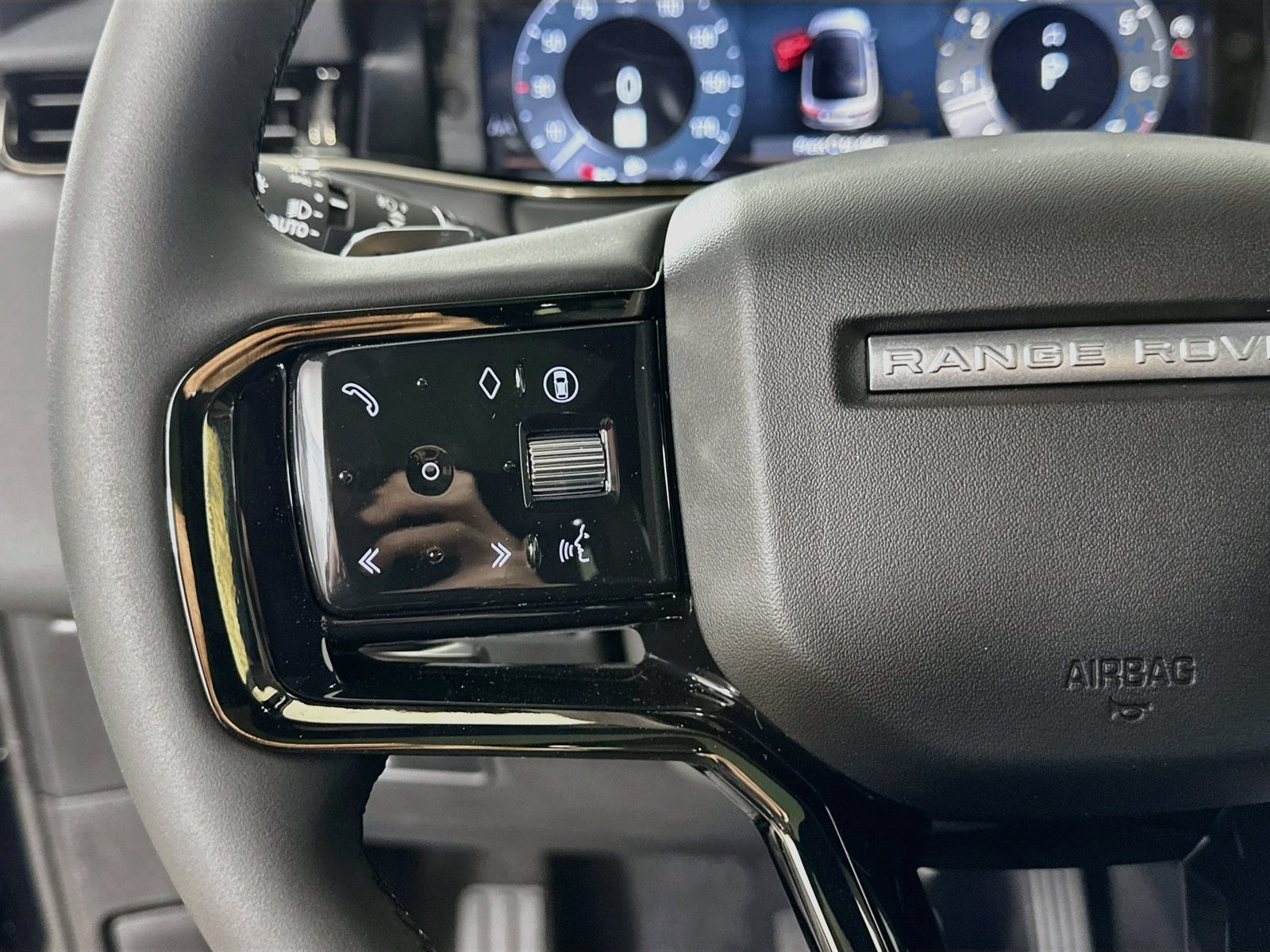 New 2026 Land Rover Range Rover Evoque S AWD/4WD image 18