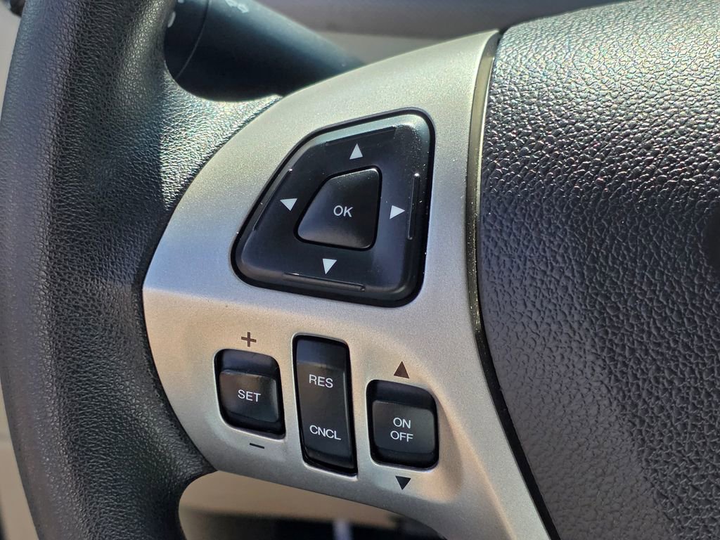 Used 2018 Ford Taurus SE image 17