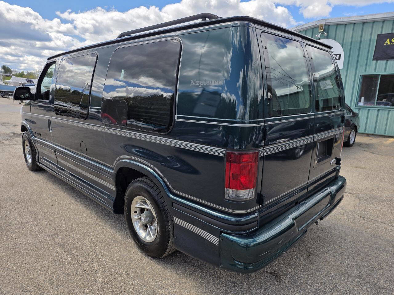 Used 1999 Ford E-150 and Econoline 150 RWD image 12