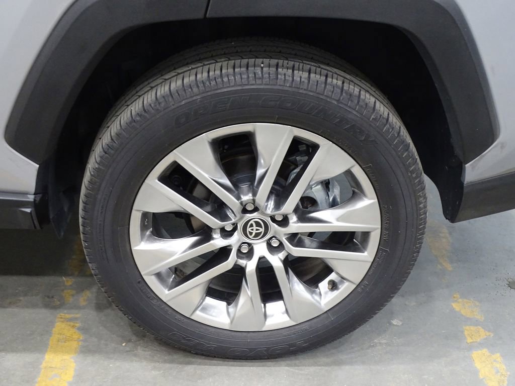 Used 2021 Toyota RAV4 XLE Premium image 35