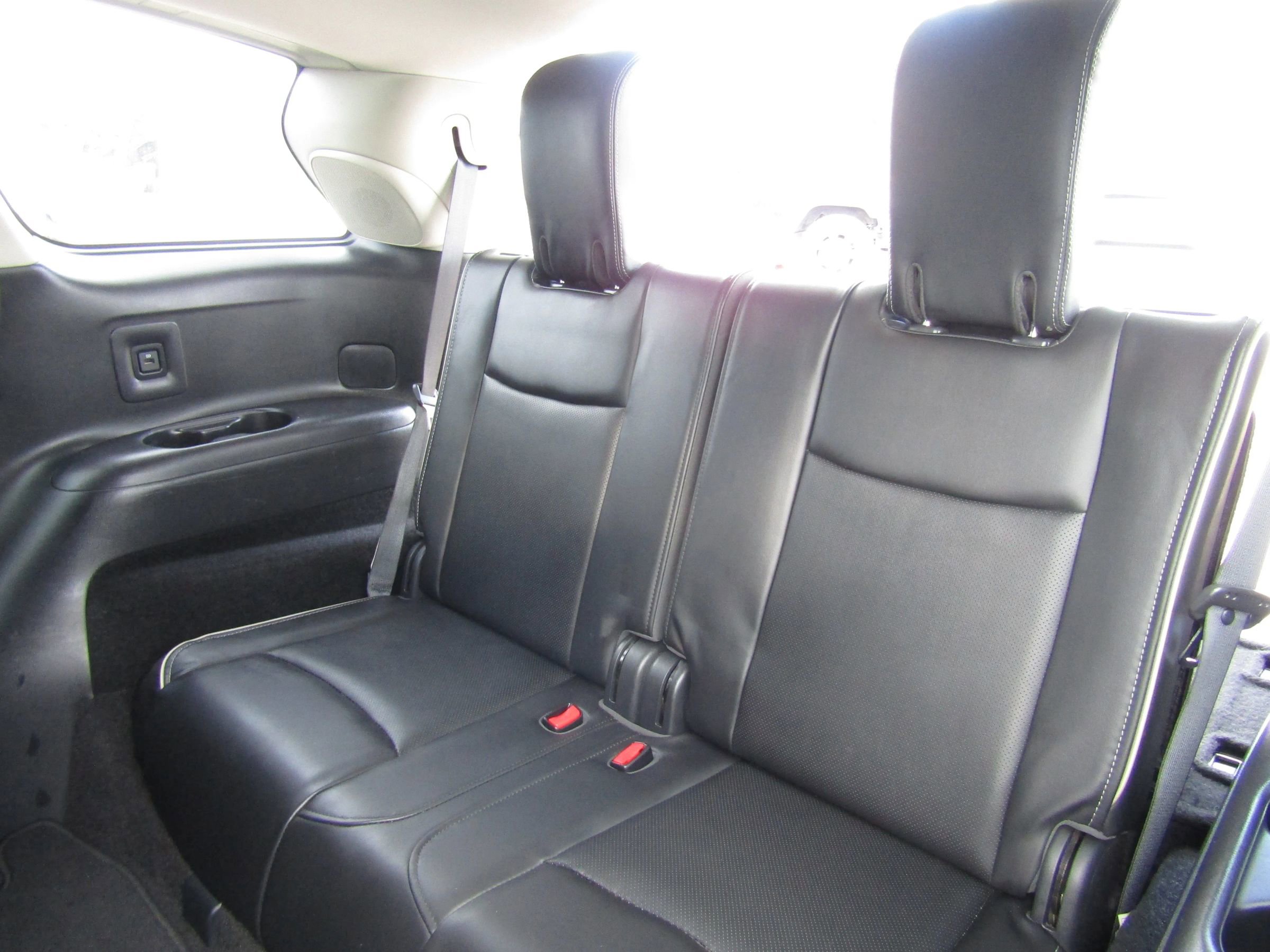 Used 2019 INFINITI QX60 Luxe w/ Essential Package image 19