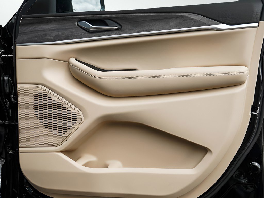 New 2025 Jeep Grand Cherokee L Limited w/ Trailer Tow Package image 9