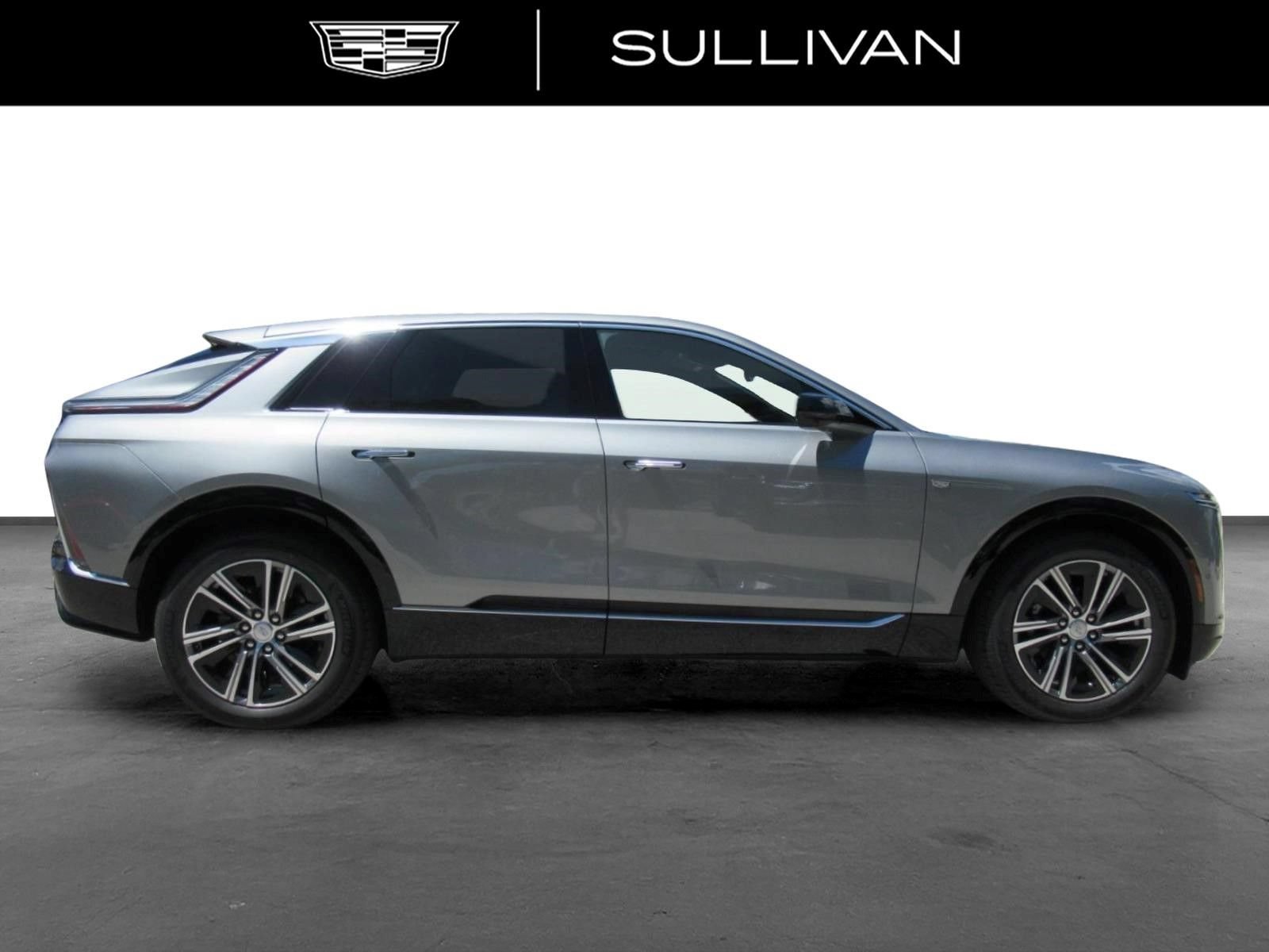 New 2026 Cadillac Lyriq Luxury RWD image 2