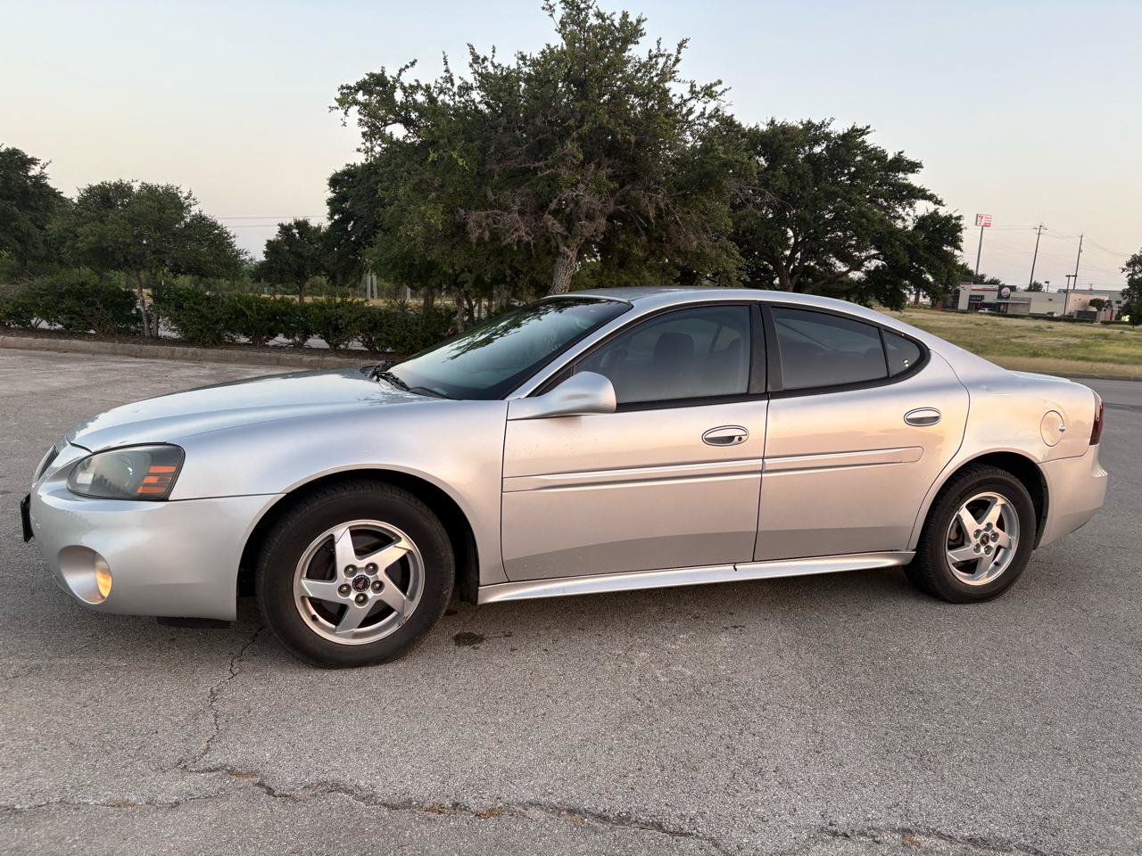 Used 2004 Pontiac Grand Prix GT2 FWD image 6