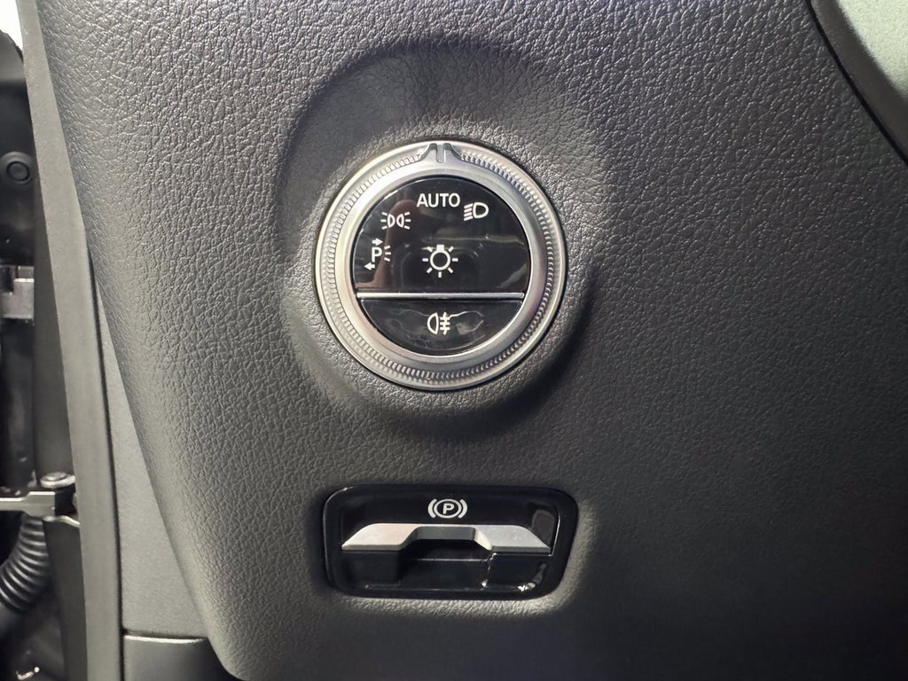 Certified 2024 Mercedes-Benz CLE 300 4MATIC Cabriolet w/ Driver Assistance Package image 11