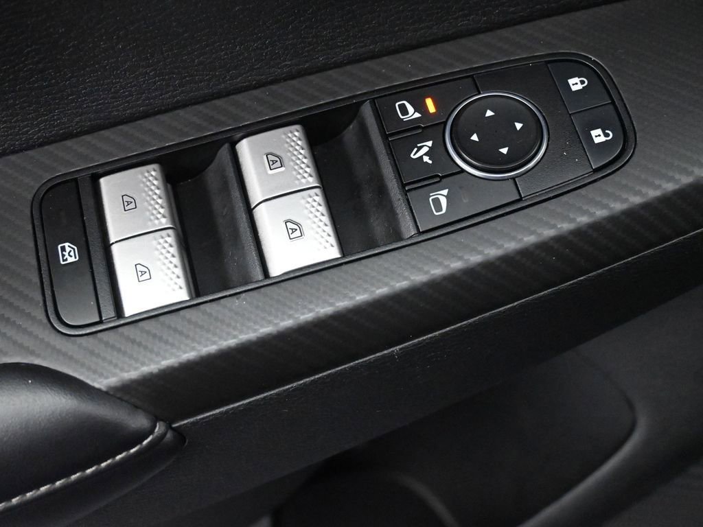 Used 2024 Mitsubishi Outlander AWD image 25