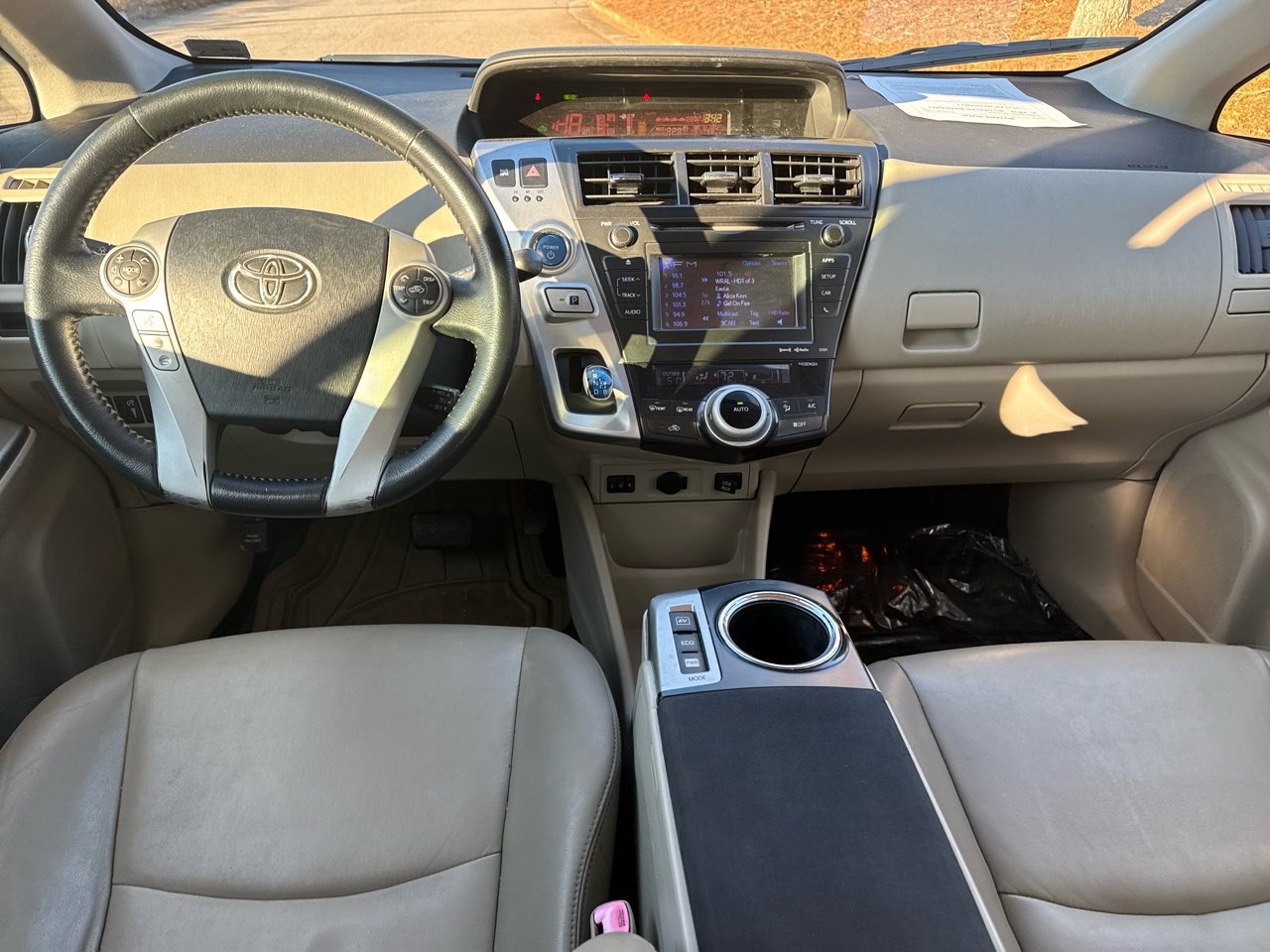 Used 2014 Toyota Prius V Four image 13