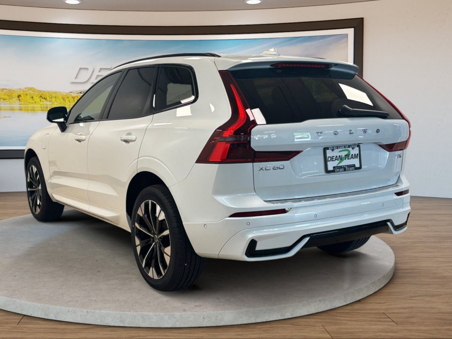New 2026 Volvo XC60 T8 Plus w/ Protection Package Premier AWD/4WD image 7