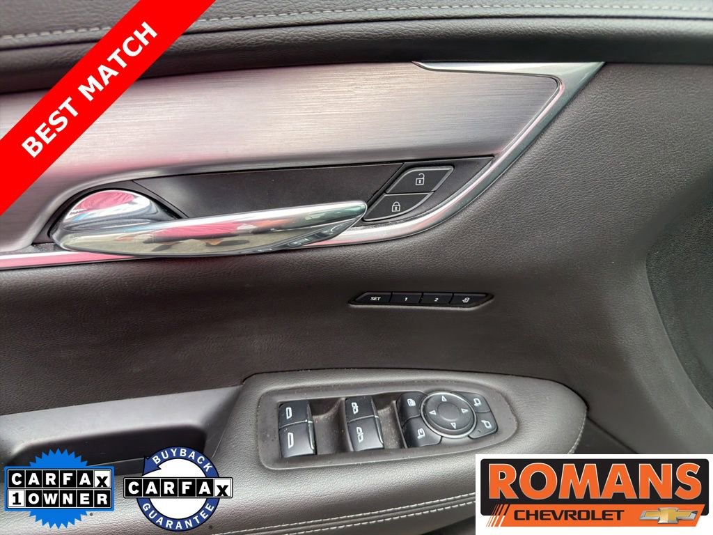 Used 2024 Cadillac XT6 Luxury w/ LPO, Floor Liner Package FWD image 10