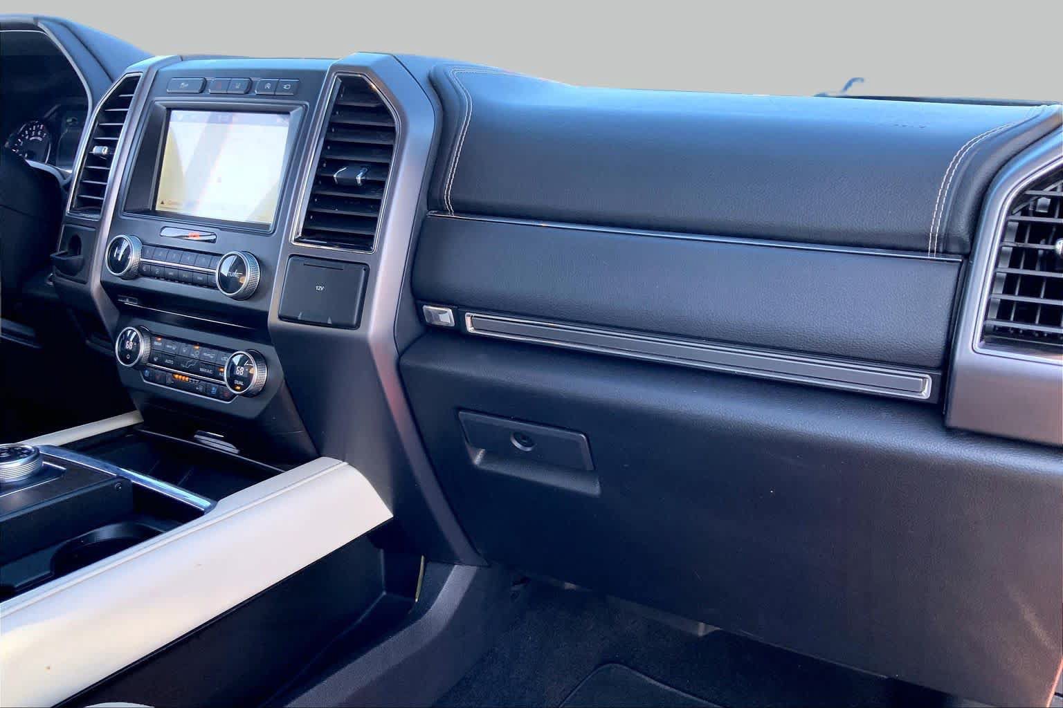 Used 2018 Ford Expedition Platinum RWD image 19
