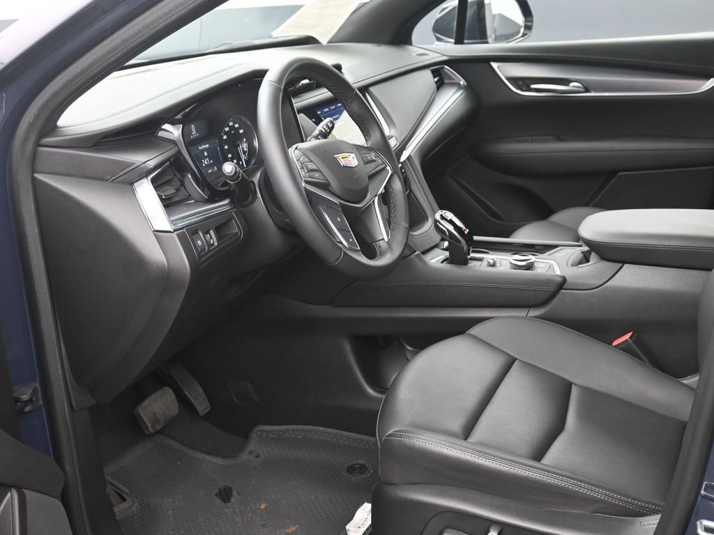 Used 2025 Cadillac XT5 Luxury AWD/4WD image 10