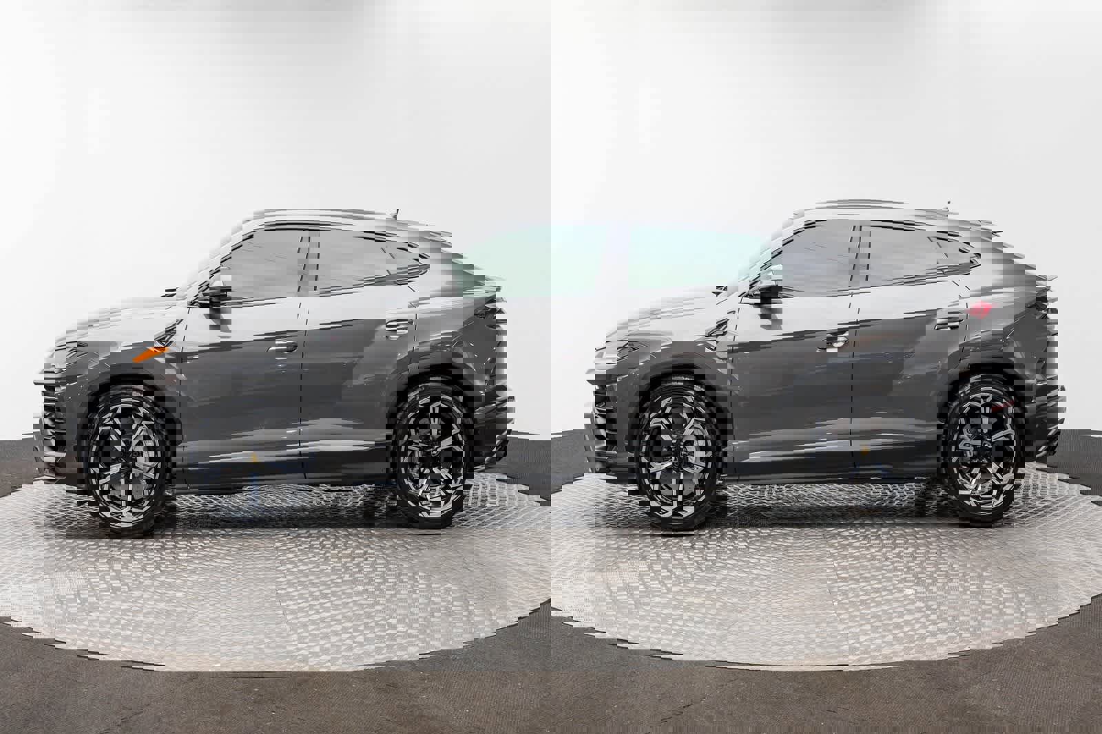 Used 2022 Lamborghini Urus image 3