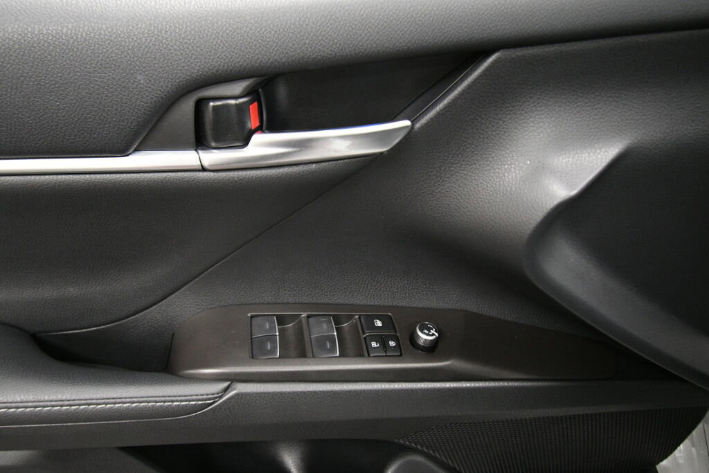 Used 2023 Toyota Camry XSE w/ Cold Weather Package image 12