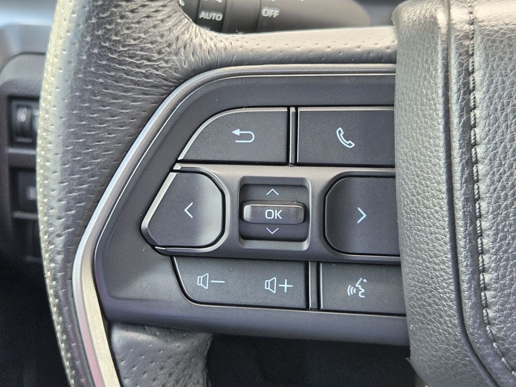 Used 2025 Toyota Tacoma TRD Sport AWD/4WD image 23