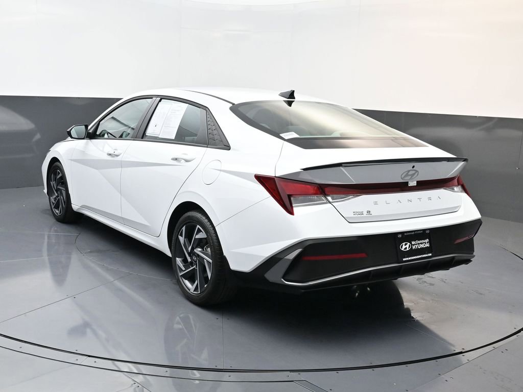 Used 2025 Hyundai Elantra Sport image 6
