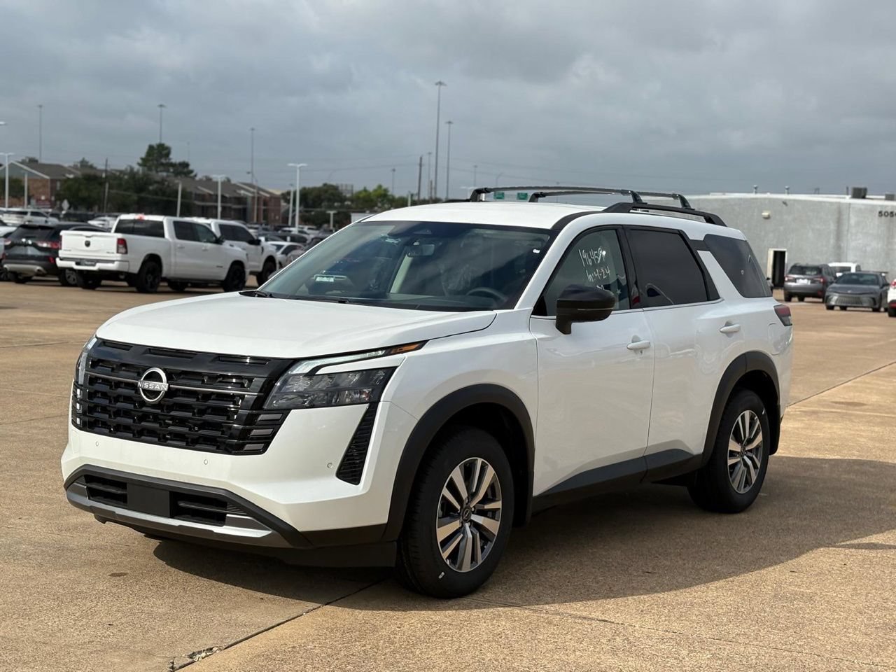 New 2026 Nissan Pathfinder SL FWD image 5