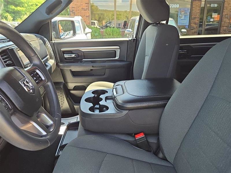 Used 2024 RAM 1500 Warlock AWD/4WD image 24