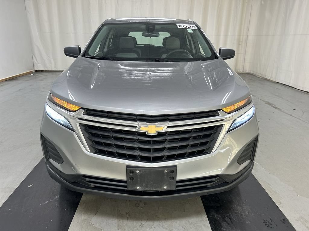 Used 2023 Chevrolet Equinox LS AWD/4WD image 3
