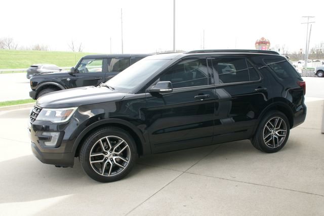 Used 2016 Ford Explorer Sport w/ Equipment Group 401A image 5