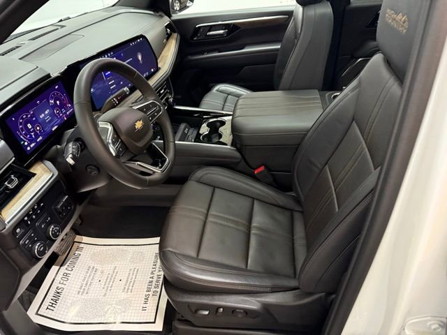 Used 2025 Chevrolet Suburban High Country w/ Sun And Tow Package image 17