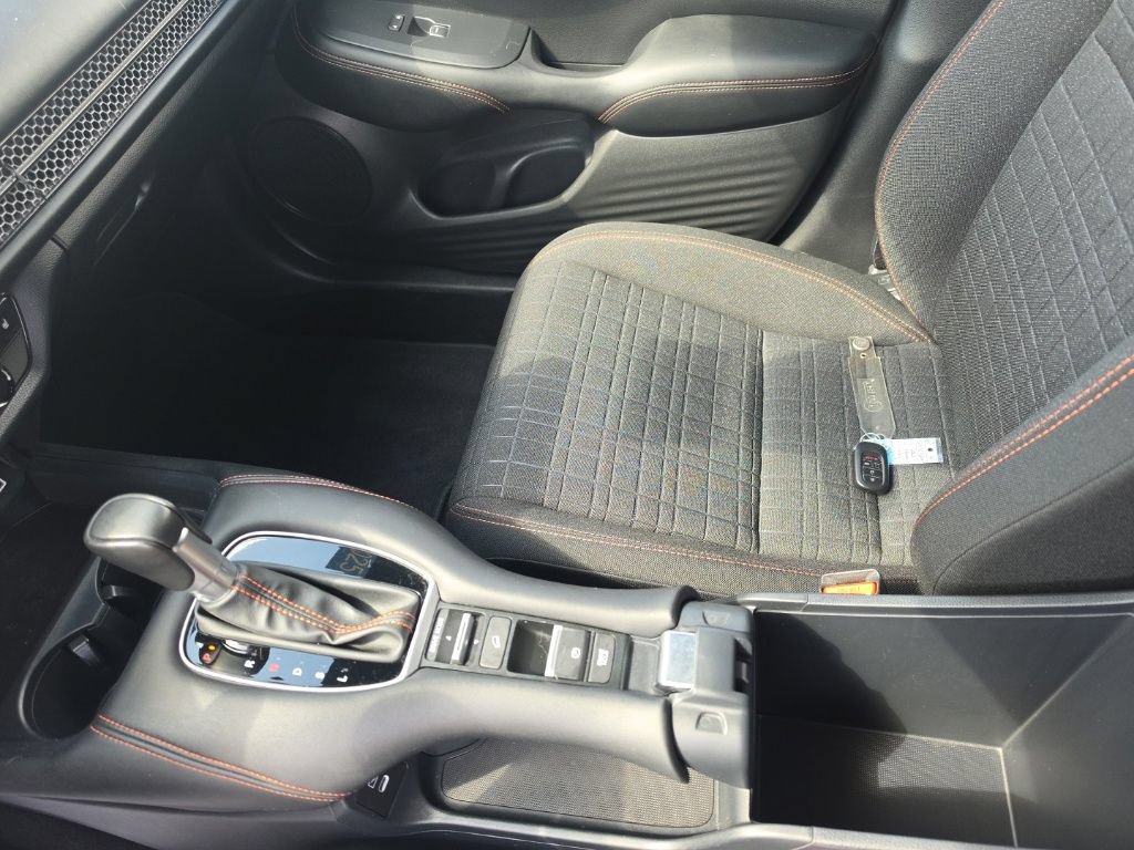 Certified 2025 Honda HR-V Sport image 24