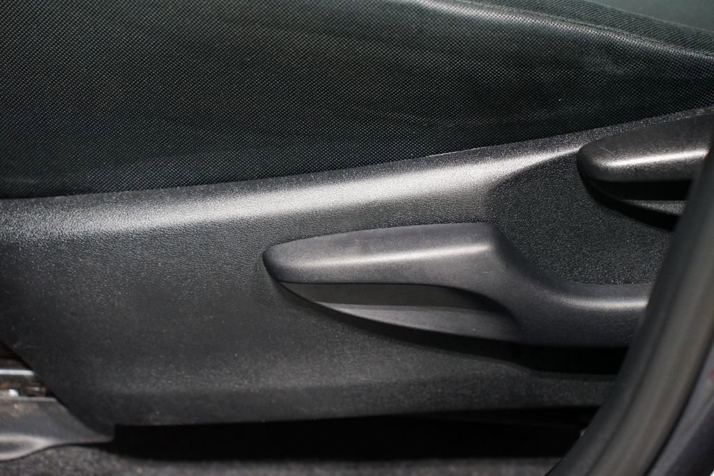 Used 2018 Toyota RAV4 LE FWD image 29