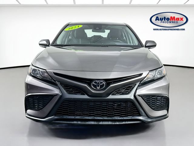 Used 2024 Toyota Camry SE FWD image 6
