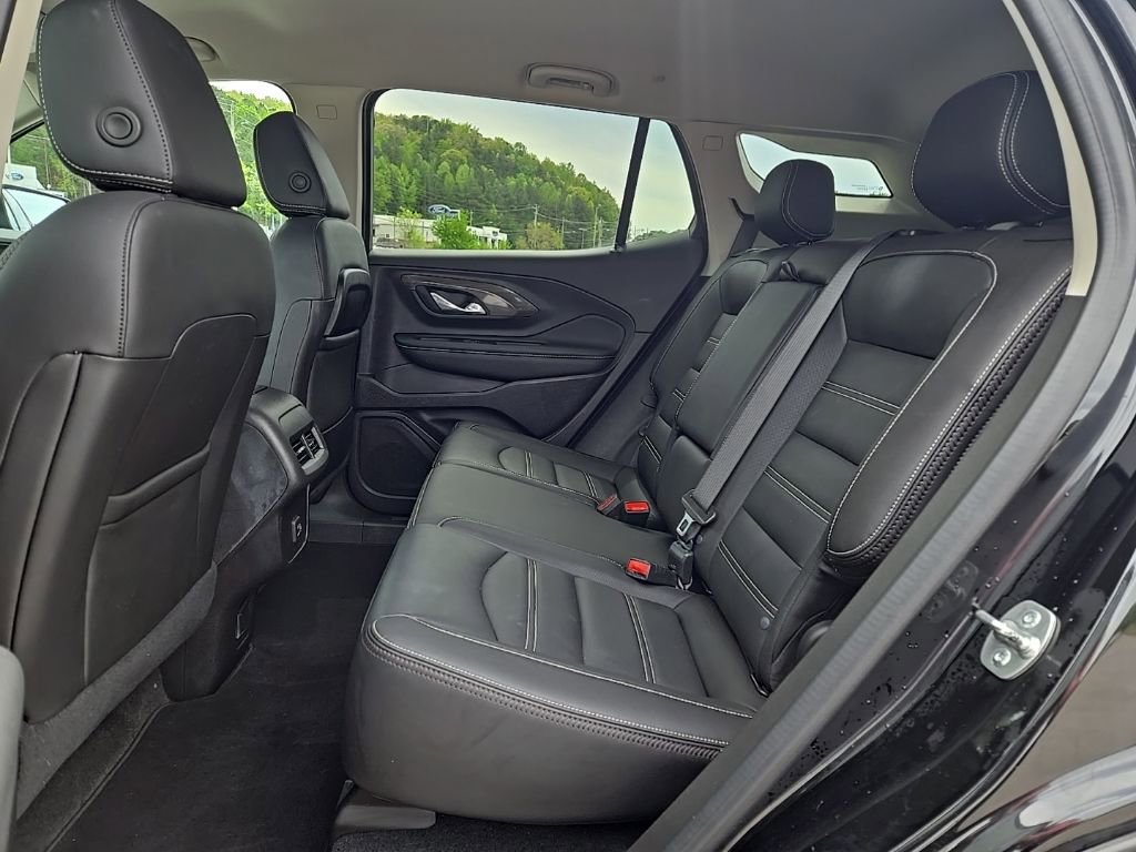 Used 2024 GMC Terrain Denali AWD/4WD image 16