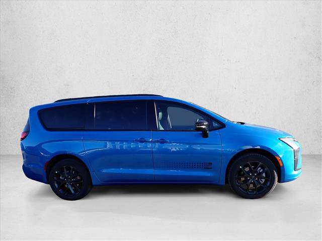 New 2027 Chrysler Pacifica Select AWD/4WD image 5