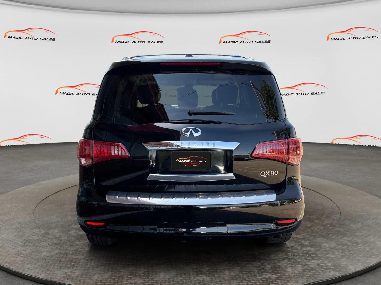 Used 2016 INFINITI QX80 4WD w/ All Season Package image 9