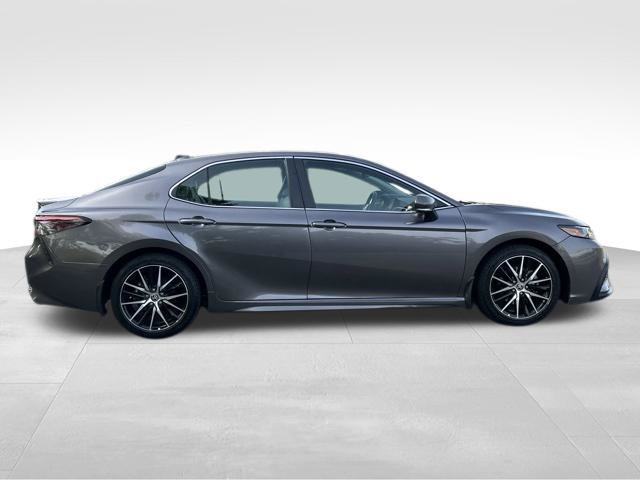Used 2022 Toyota Camry SE AWD/4WD image 6