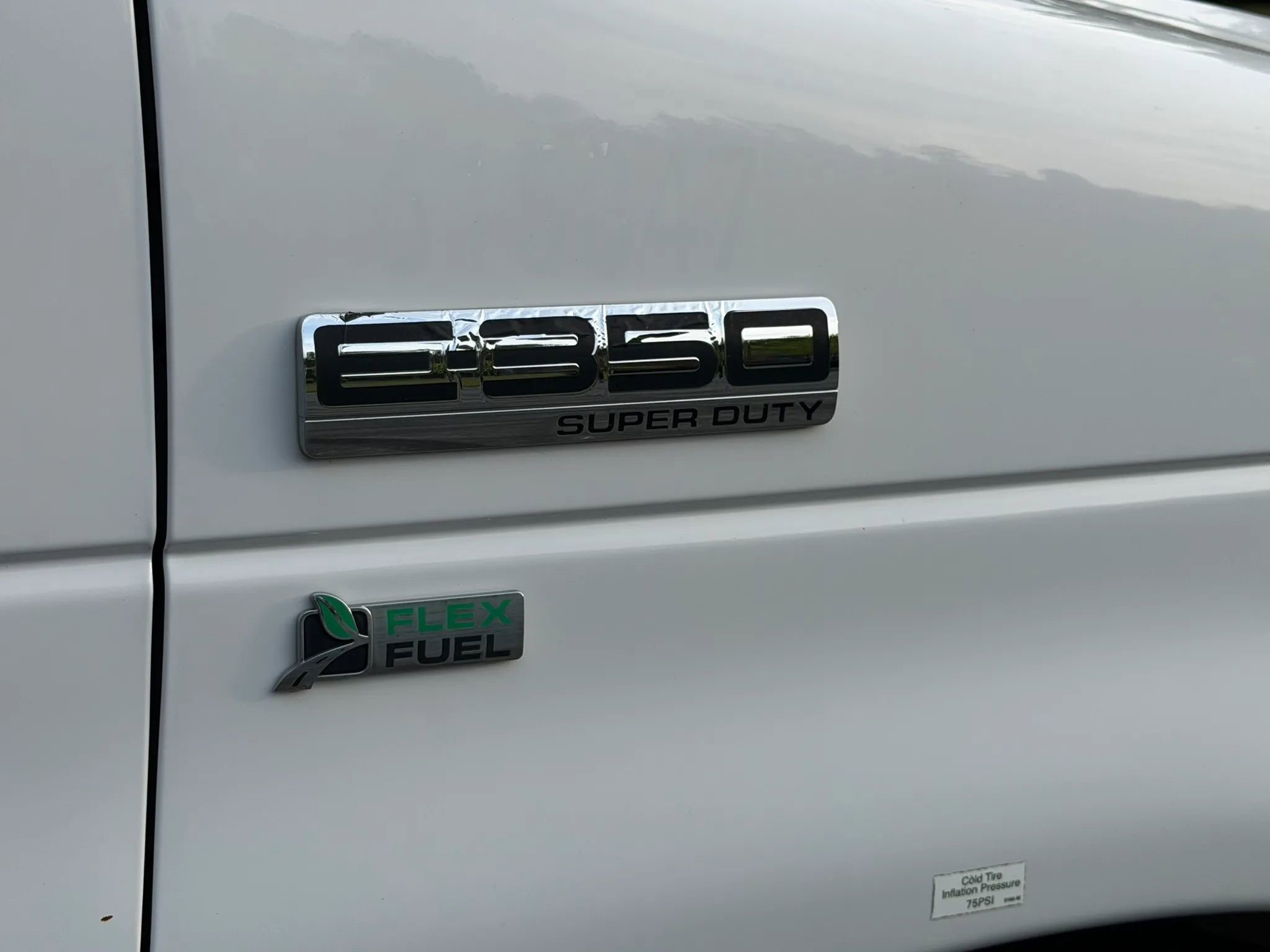 Used 2016 Ford E-350 and Econoline 350 Super Duty RWD image 17