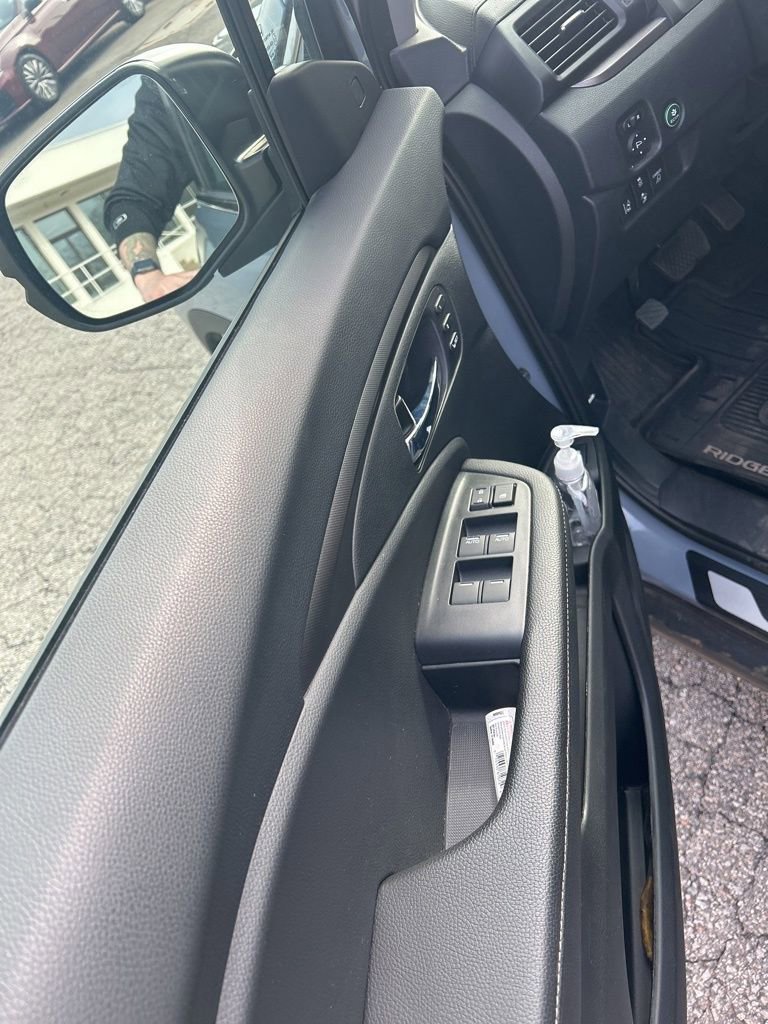 Used 2025 Honda Ridgeline RTL image 13