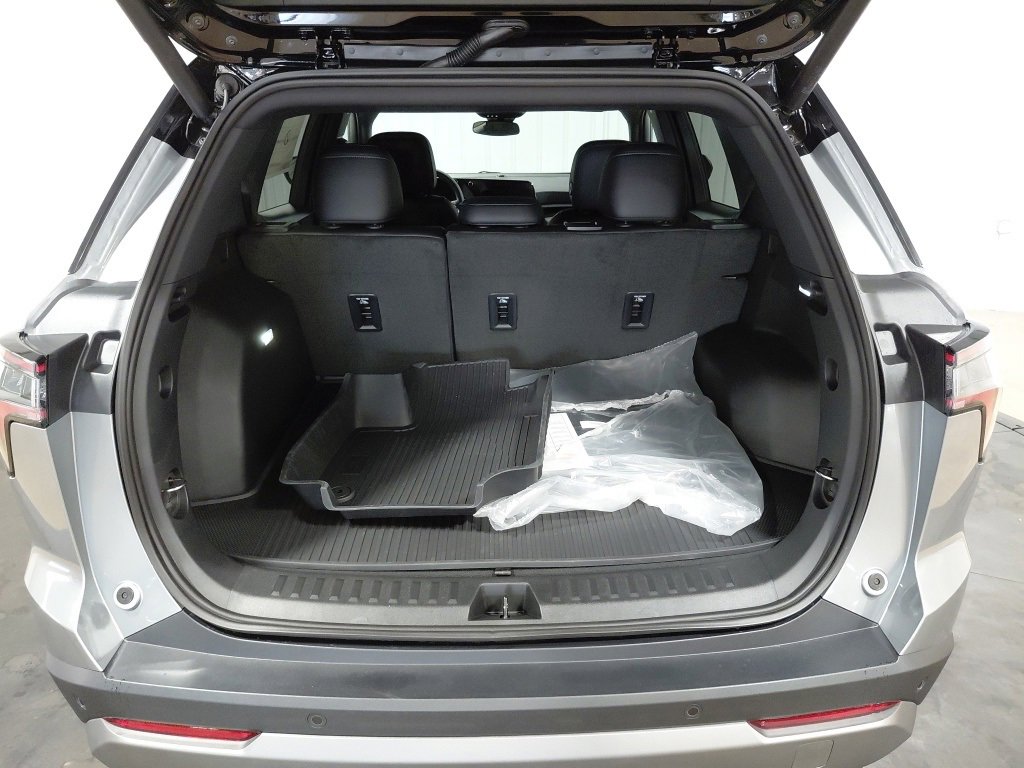 New 2026 Chevrolet Equinox LT w/ Convenience Package II image 8