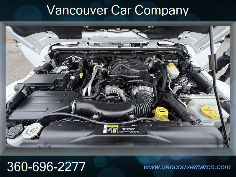 Used 2018 Jeep Wrangler Unlimited Sahara AWD/4WD image 10