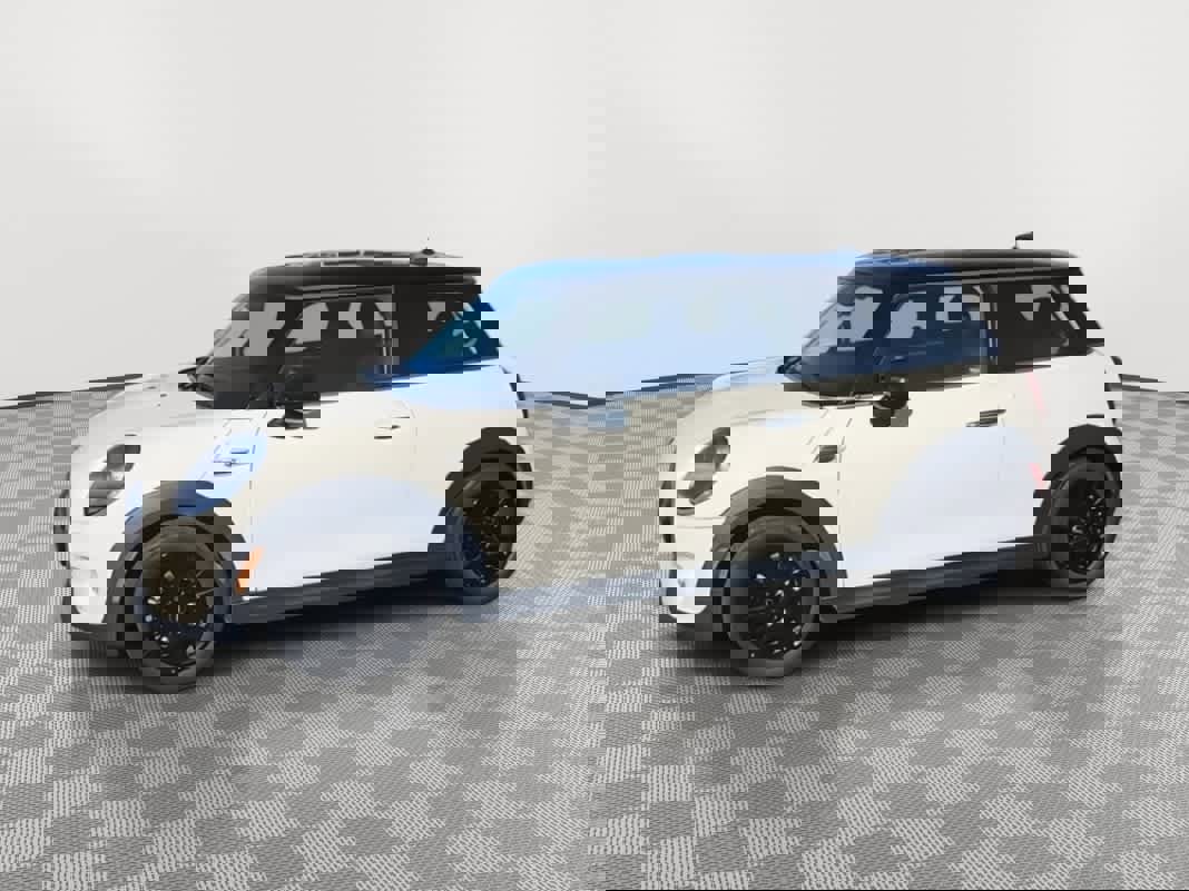 Used 2019 MINI Cooper 2-Door Hardtop image 4