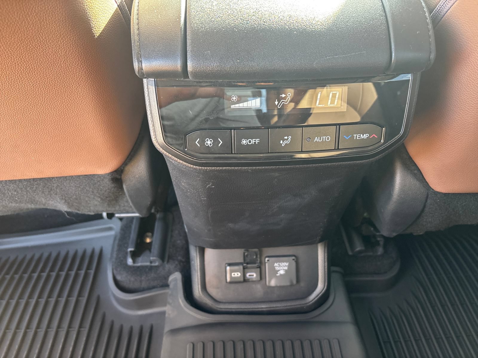 Used 2025 Toyota Highlander Limited AWD/4WD image 14