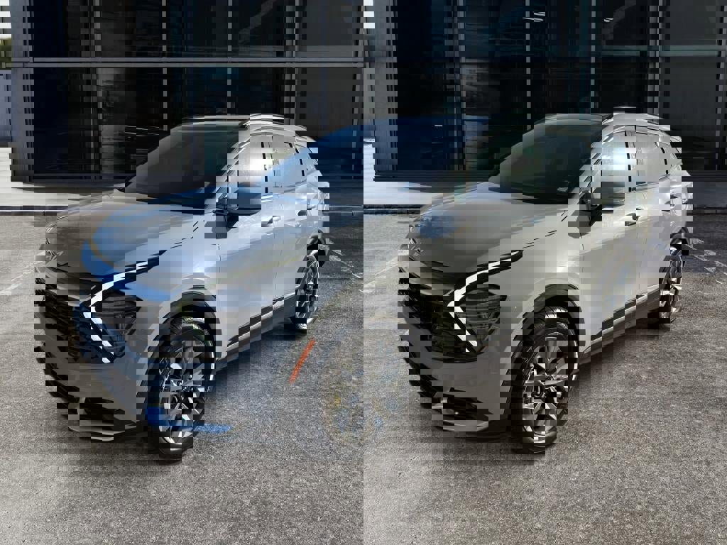 Used 2025 Kia Sportage SX image 3