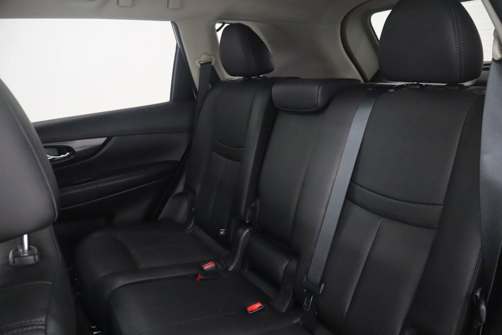 Used 2017 Nissan Rogue SL w/ SL Premium Package AWD/4WD image 16