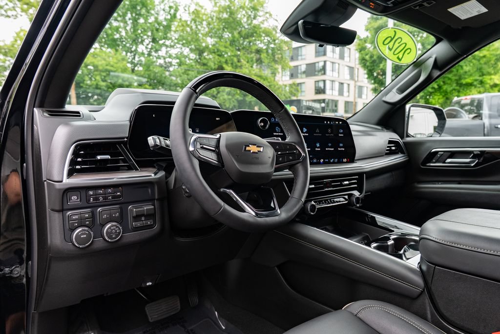 Used 2026 Chevrolet Tahoe Premier AWD/4WD image 24