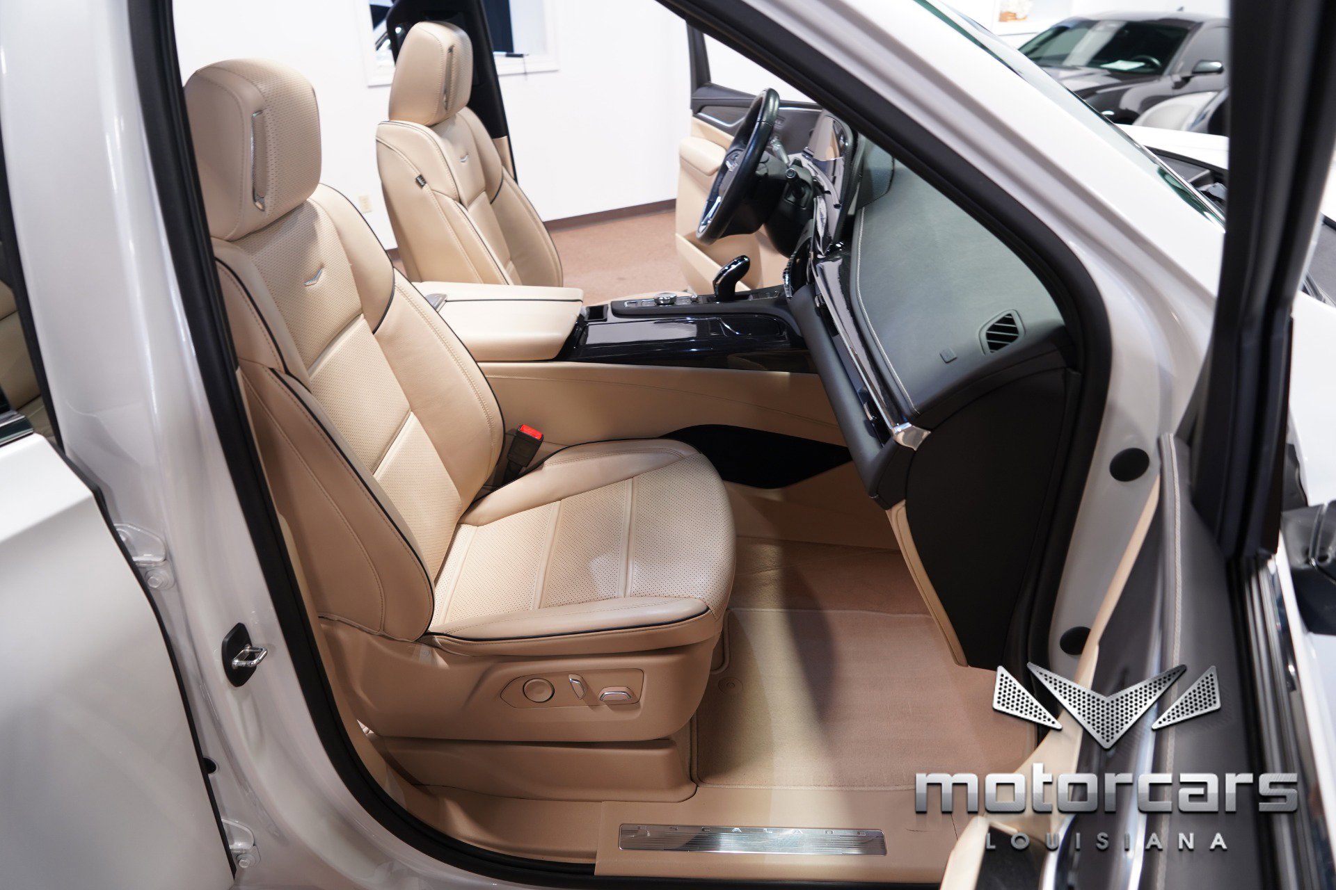 Used 2022 Cadillac Escalade ESV Premium Luxury image 37