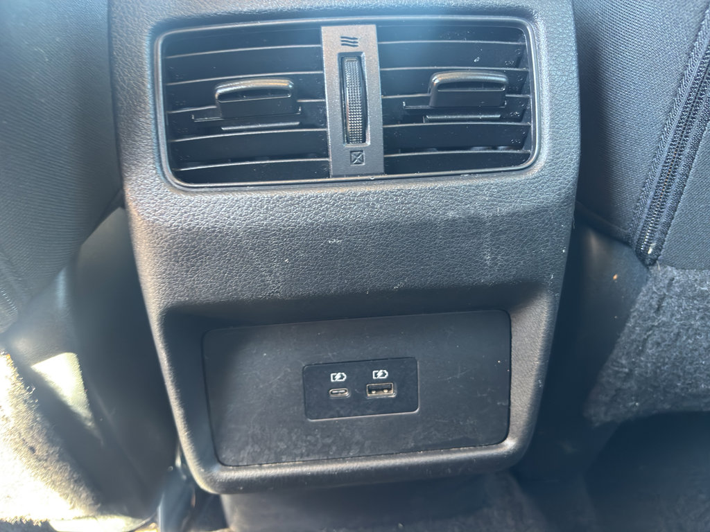 Used 2023 Nissan Rogue SV image 12