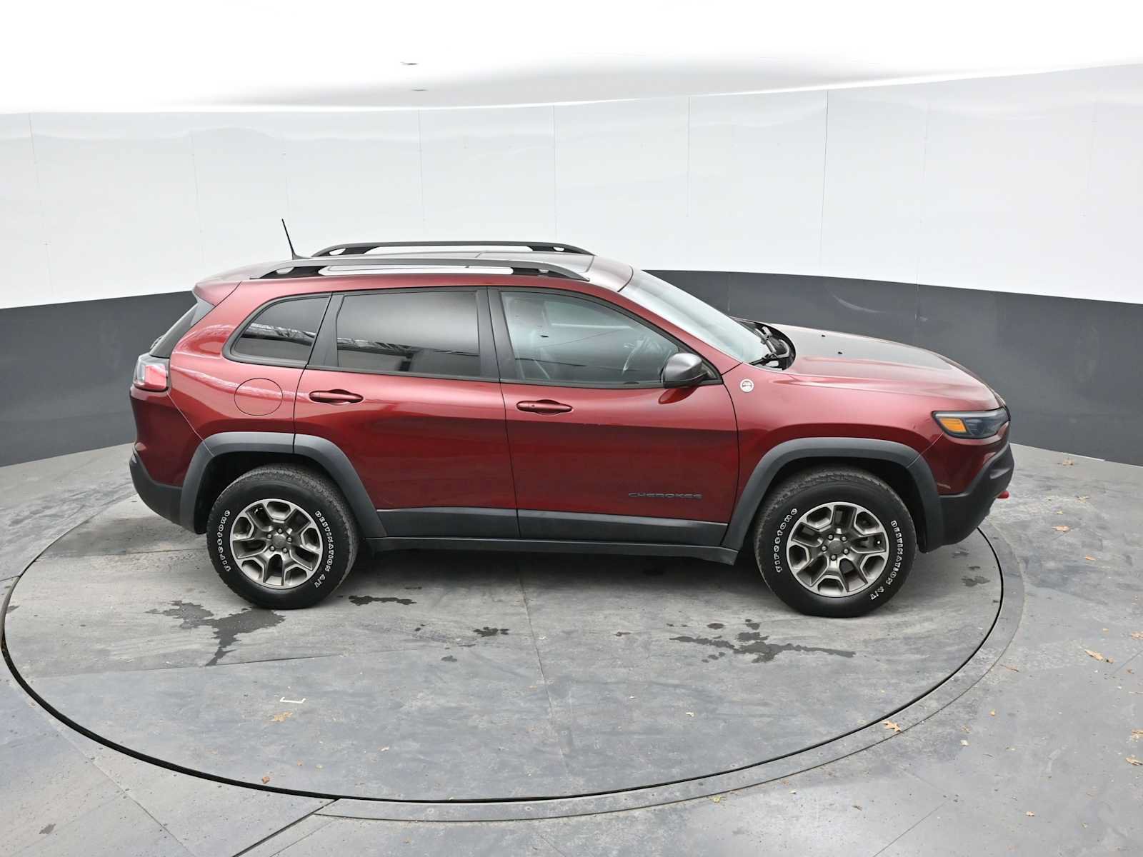 Used 2021 Jeep Cherokee Trailhawk w/ Sun, Sound & Nav Group AWD/4WD image 39