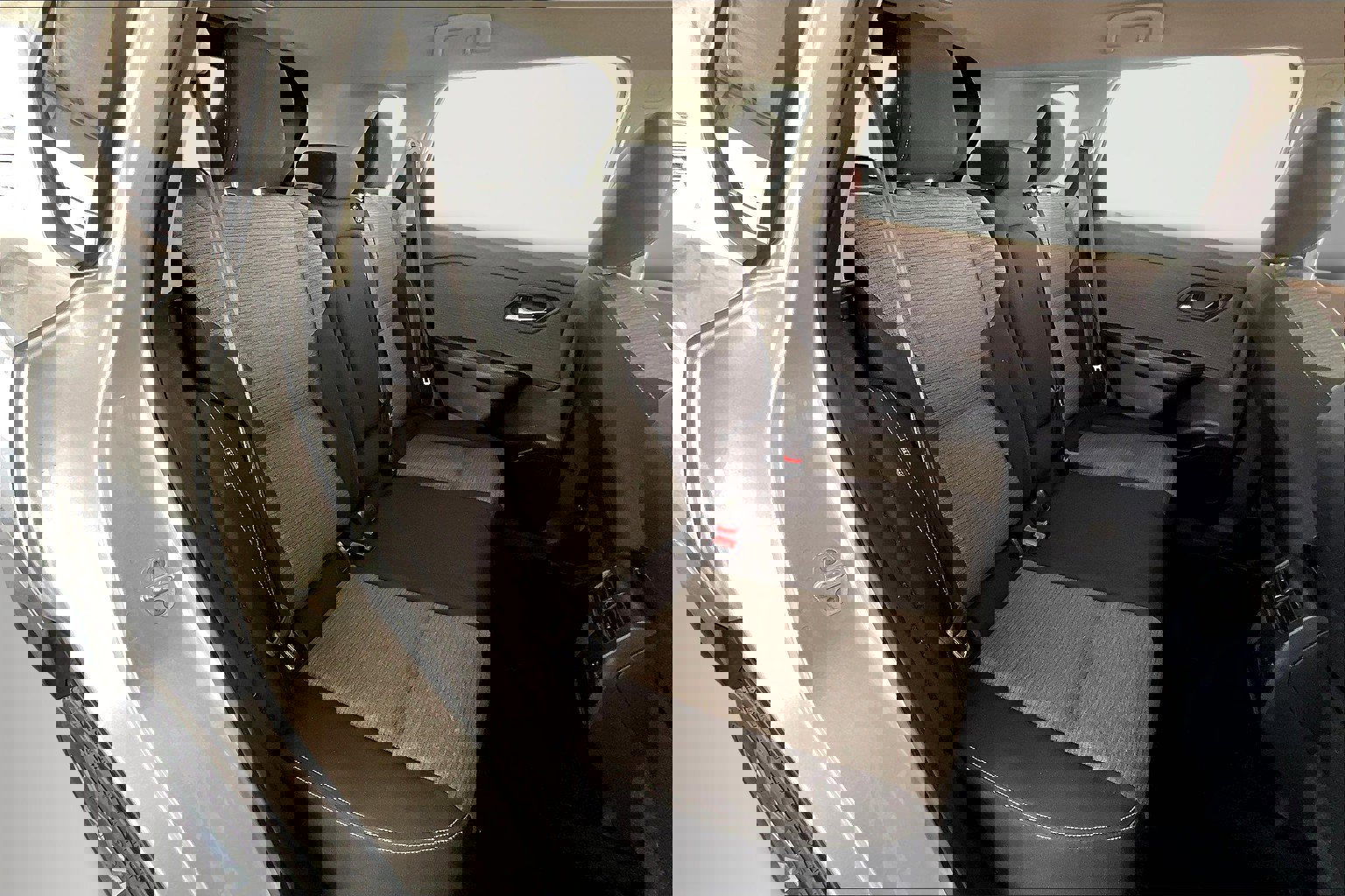 Used 2023 Nissan Rogue SV image 25