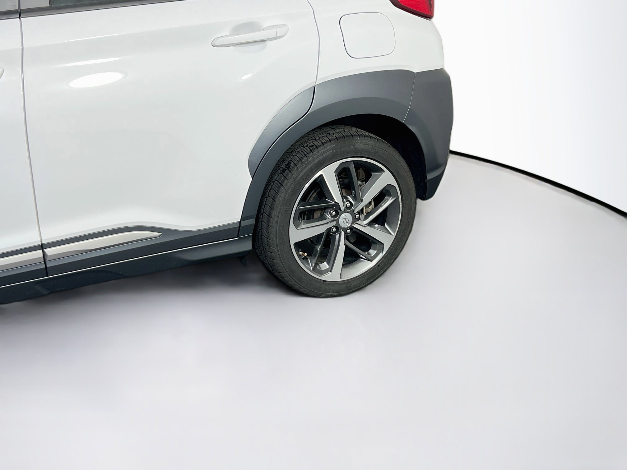 Used 2021 Hyundai Kona Ultimate w/ Cargo Package AWD/4WD image 30