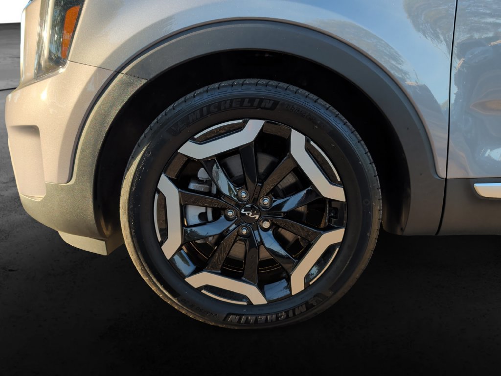 Used 2024 Kia Telluride EX AWD/4WD image 9