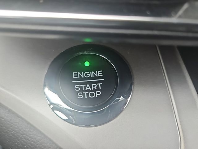 Used 2021 Ford Explorer XLT w/ Equipment Group 202A image 21